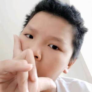 嘿李卷卷头像