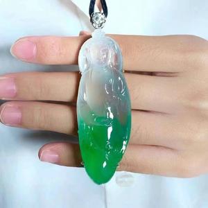 玉雕幻巧翡翠头像
