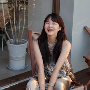 妮妮子w头像