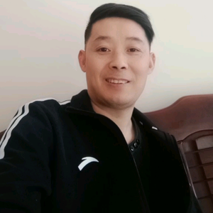 巴山义哥头像