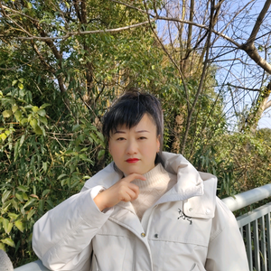 月月(7月4首播)头像