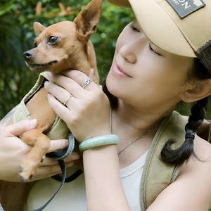 喜恩和她的幸运狗头像