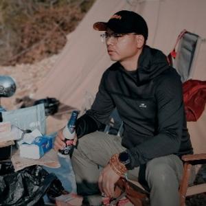 露营的廖廖无几头像