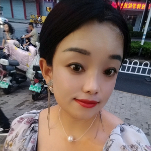 杨利利头像