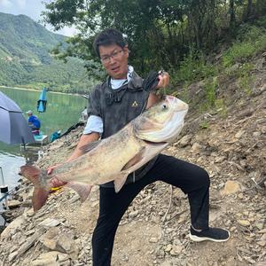 小乔爱钓鱼头像