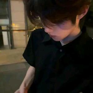 乐观的柳叶LiqXE 头像