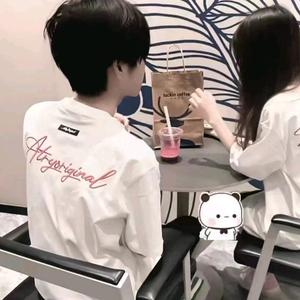 小何头像