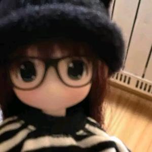 小小伊然头像