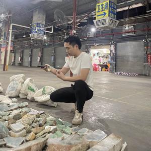 阿福翡翠雕刻头像