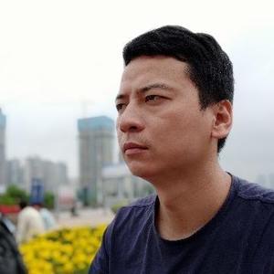 辉千章头像