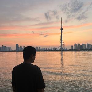 云端飞行头像