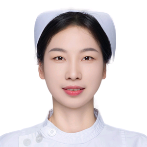 小小饭团头像