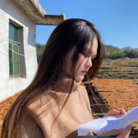 麦姐不酷酷头像