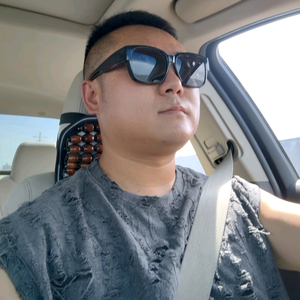 小鱼哥哥5i6r头像