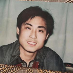 山高向峰头像
