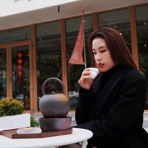 茶局亚亚子头像