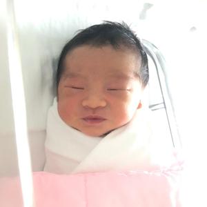中泰混血小君如头像