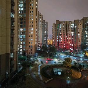 是谁玩命敲打我窗头像