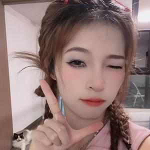 Mia小文子头像