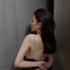 炖一颗雪梨吖头像