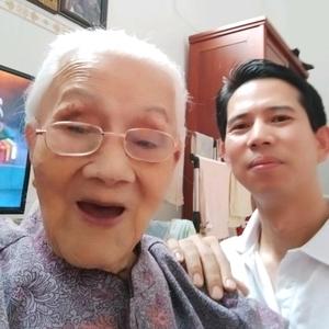 我和106岁奶奶头像