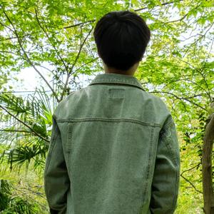 予己诗三行头像