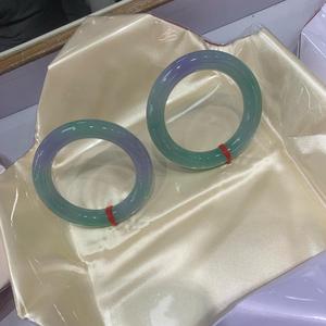 探店美镯小明
