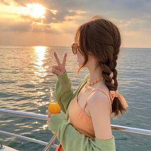 烟烟慢摇头像