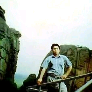 南岸风与月头像