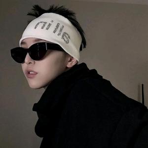 小情绪peng头像