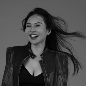 银汀清华姐头像