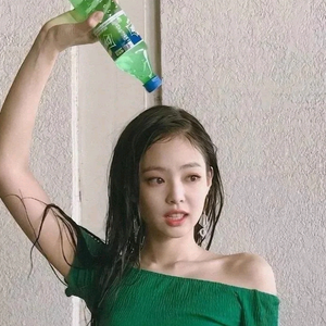 94是个好奇宝宝头像