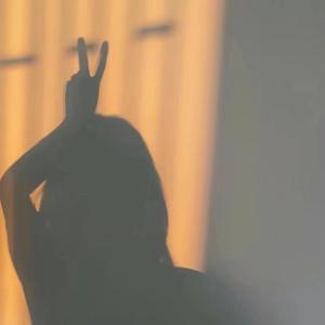 清月不姓清头像