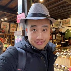 新疆小华哥头像