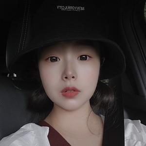 是小钰不是小雨 头像