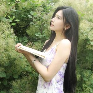 卷姨和小胖树头像