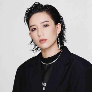 李斯丹妮头像