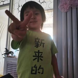 又来一个小孩头像