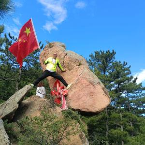 热河亮子头像