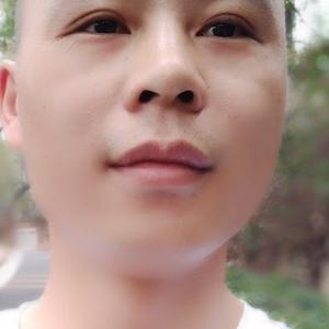 嘴角上扬头像