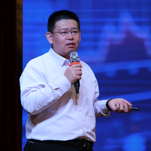 张老师聊职场头像