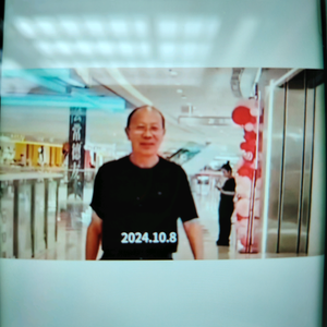 上进的YI虎头像