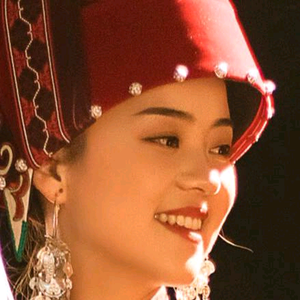 云贵川民族文化彩云女头像