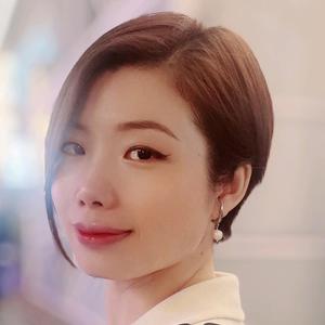 内衣设计师Laura罗头像