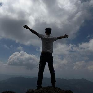 周周爱拍摄9n2T 头像