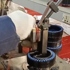 用户2092119421318头像