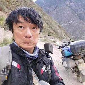 灰鞋头像