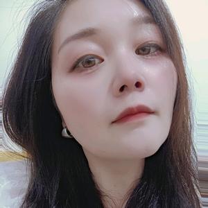 平平柒月女装头像