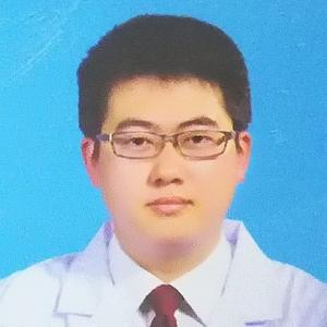 爱唠叨的郑医生头像