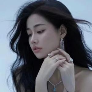 聪颖麻酱爱八卦头像